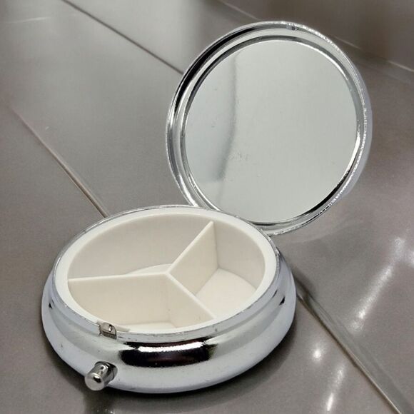 Red Cardinal Bird Pill Box Medicine Mini Stainless Steel Case Mirrored Travel - Picture 4 of 7